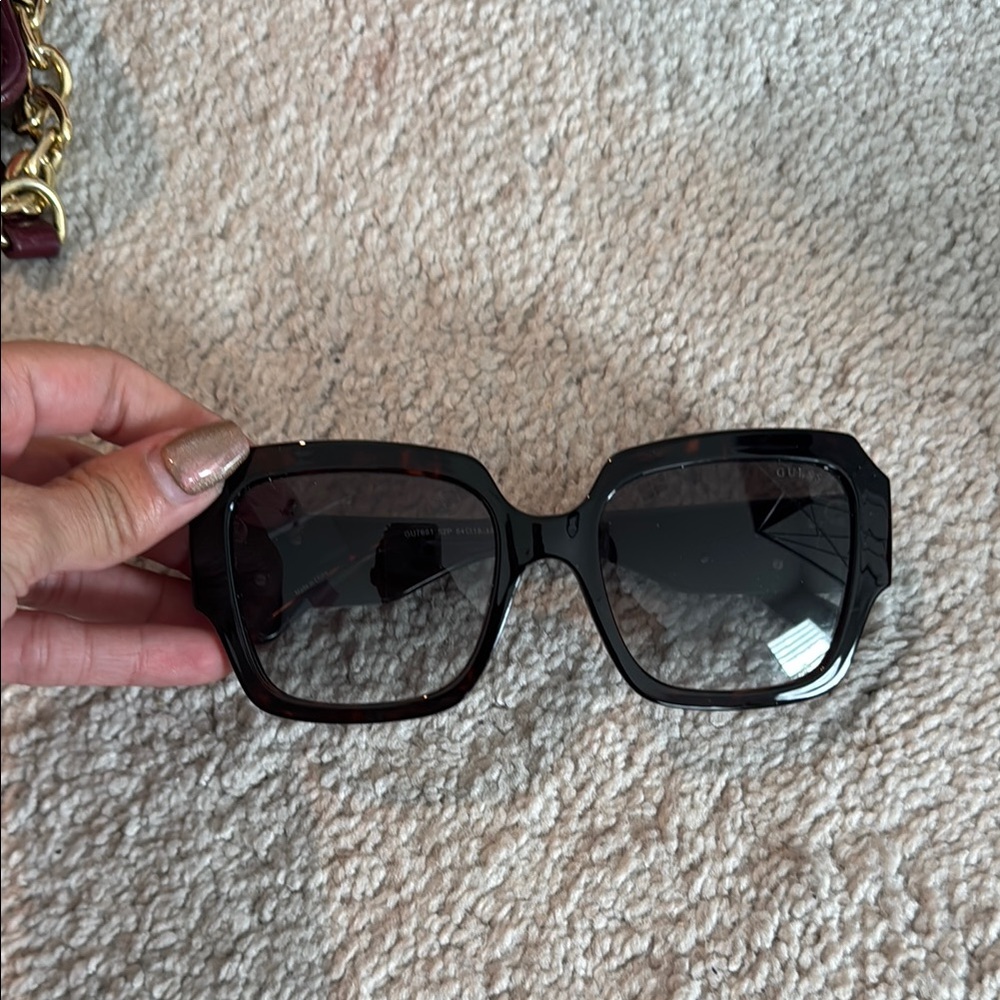 Guess Black Oversized Sunglasses with Gradient Lenses